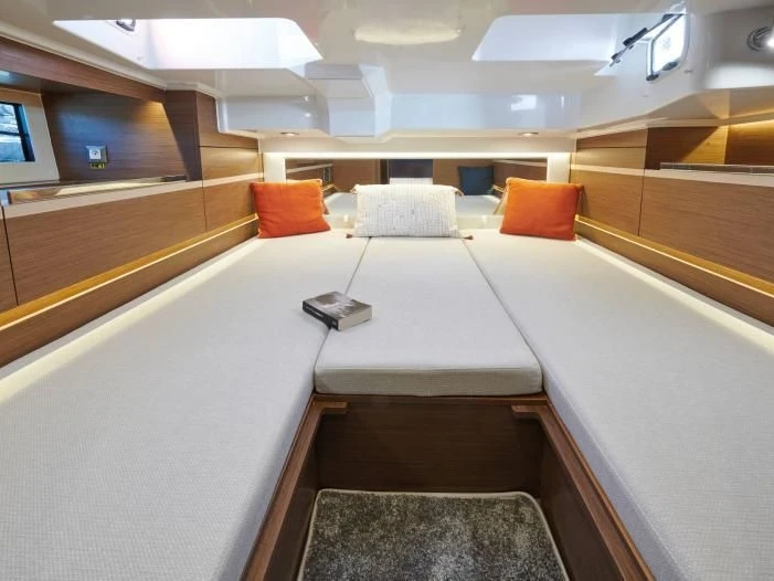 Yacht charter Ajaccio - Jeanneau Cap Camarat 10.5 WA série 2 on SamBoat