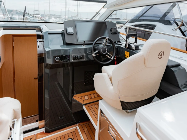 Motorboat hire in Ajaccio - AUSTIN PARKER PARKER 110