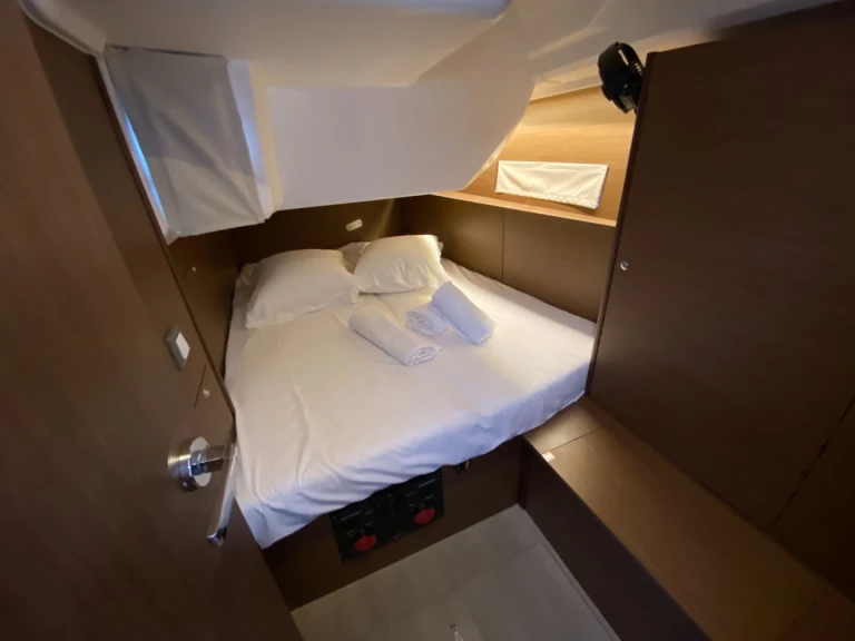 Hire a Bénéteau Oceanis 40.1 Ajaccio