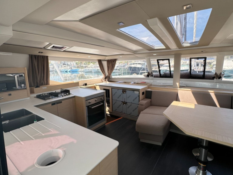 Yacht hire Ajaccio cheap Tanna 47