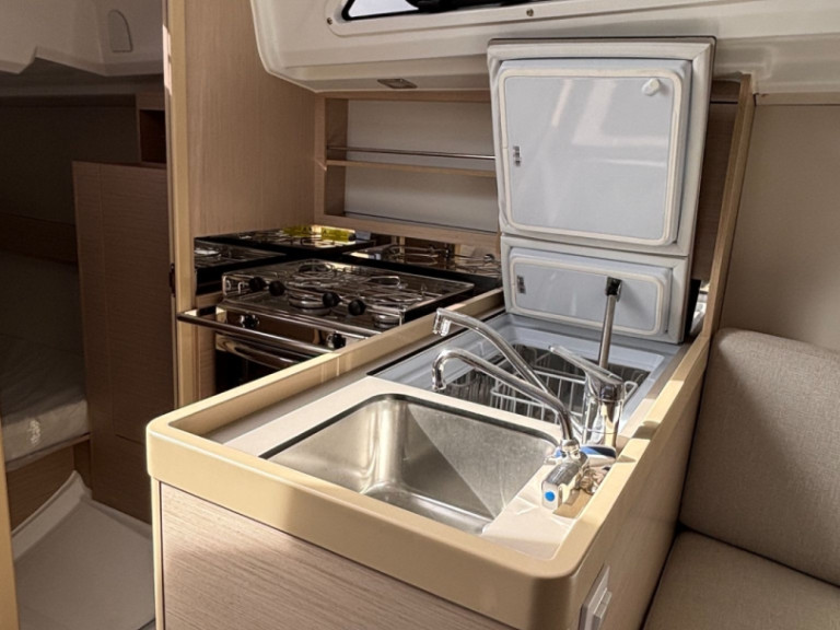 Hire Sailboat with or without skipper Bénéteau Ajaccio