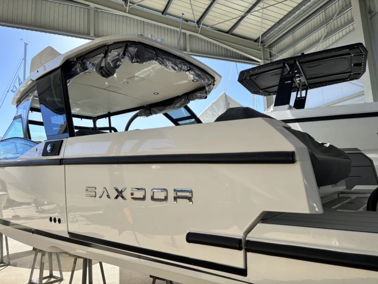 Hire Motorboat Saxdor with a boat licence