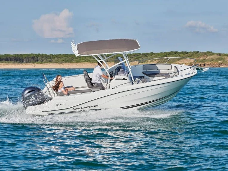 Hire a Jeanneau Cap Camarat 6.5 CC Serie 3 La Forêt-Fouesnant