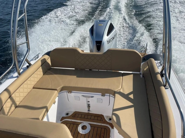 Hire RIB with or without skipper Salpa Cogolin