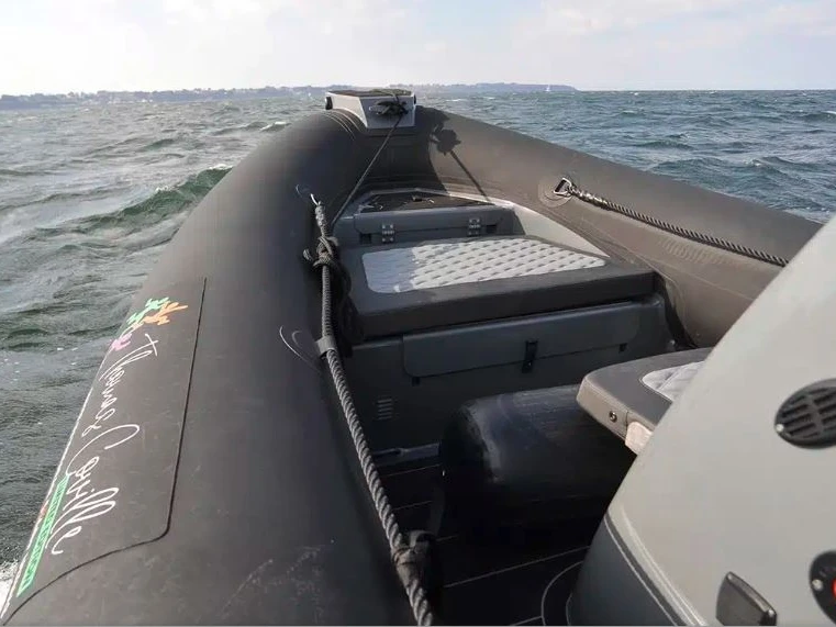 Hire RIB Highfield with a boat licence