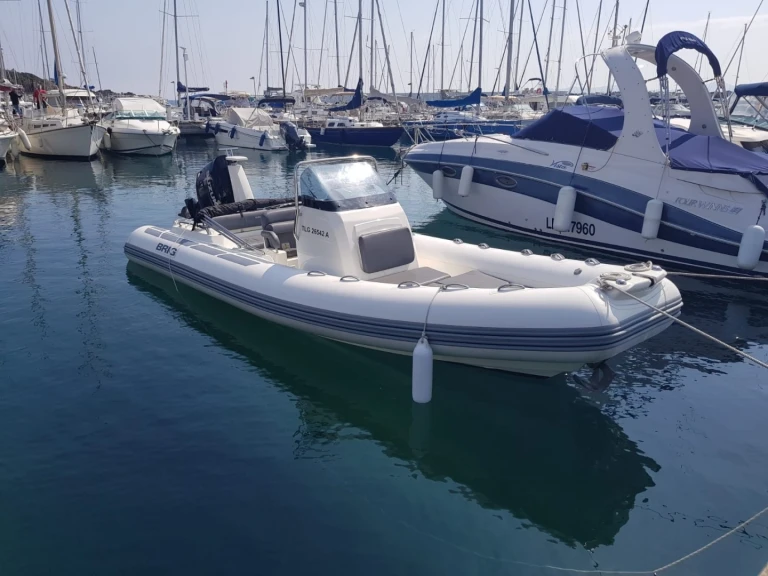 Charter a Quicksilver Quicksilver 555 Activ Open in Saint-Raphaël on Samboat