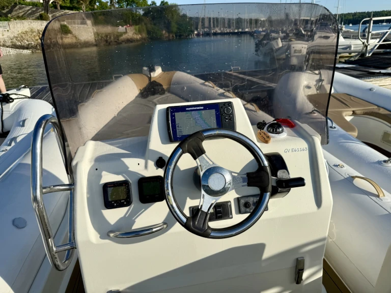 RIB to hire Combrit at the best price