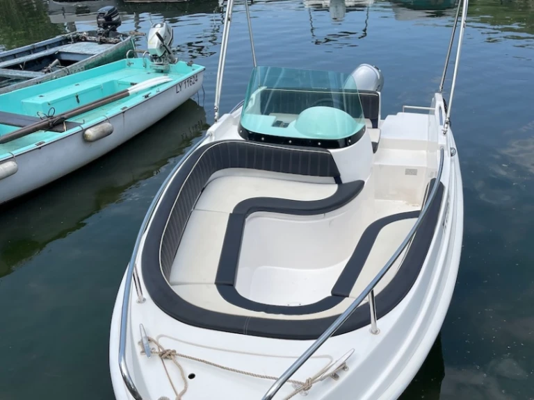 Motorboat to hire Aix-les-Bains at the best price