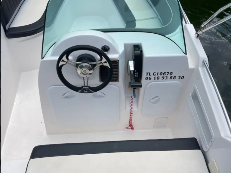 kruger STELLA 475 STELLA 475 charter bareboat or skippered in  Aix-les-Bains