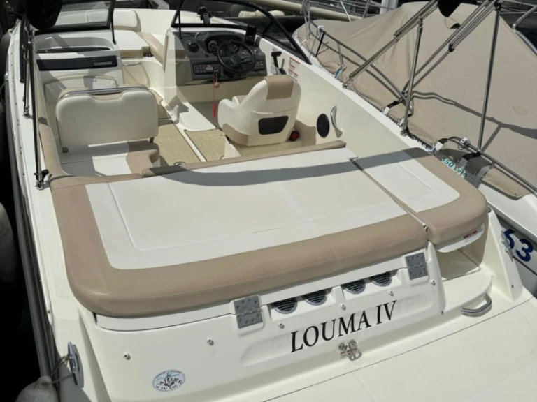 Motorboat hire in Le Bourget-du-Lac - Bayliner BAYLINER VR5