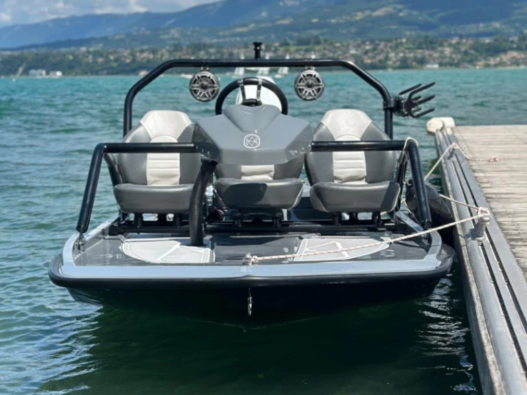 Motorboat hire in Aix-les-Bains - AWASH sport
