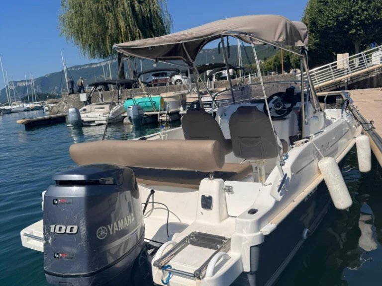 Hire Motorboat Cap-Ferret with a boat licence