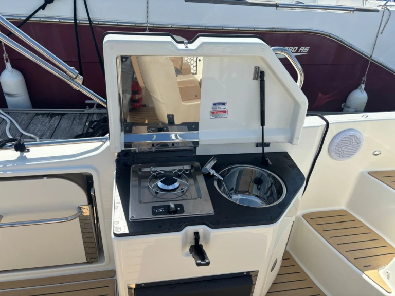 Hire a Quicksilver QUICKSILVER 755 ACTIV SUNDECK Trébeurden