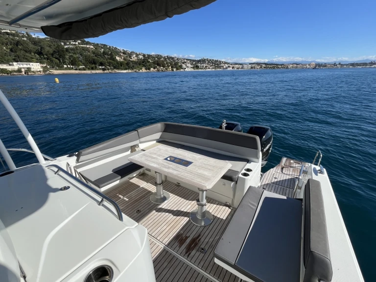 Motorboat to hire Cannes at the best price