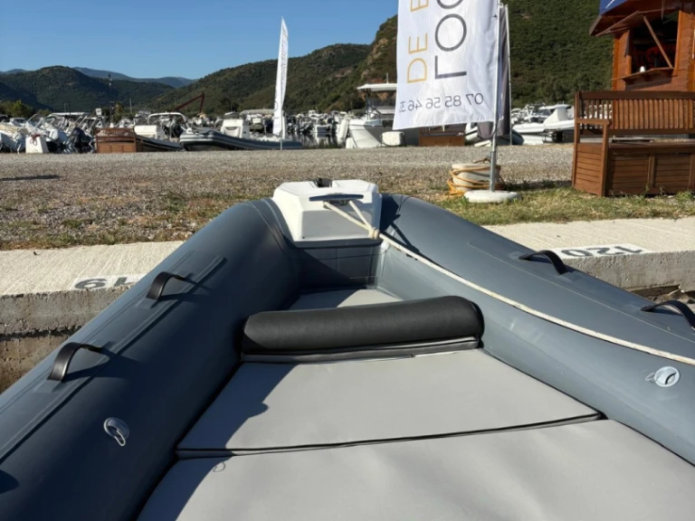 Hire RIB Lomac with a boat licence