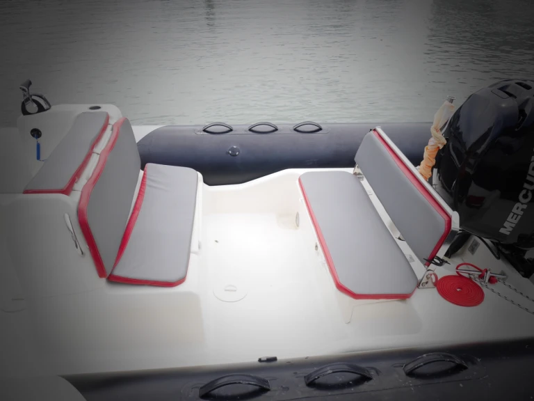 Hire a Zodiac Club 750 La Baule-Escoublac