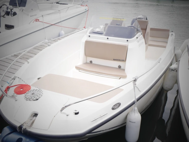 Motorboat to hire La Baule-Escoublac at the best price
