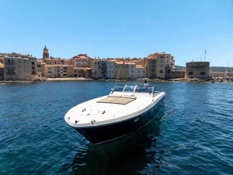 Hire Motorboat with or without skipper Itama Saint-Tropez