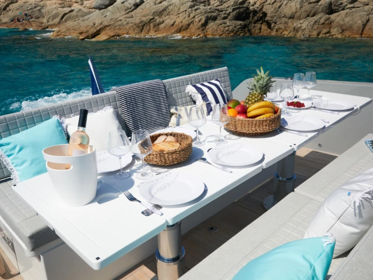 Motorboat to hire Saint-Tropez at the best price