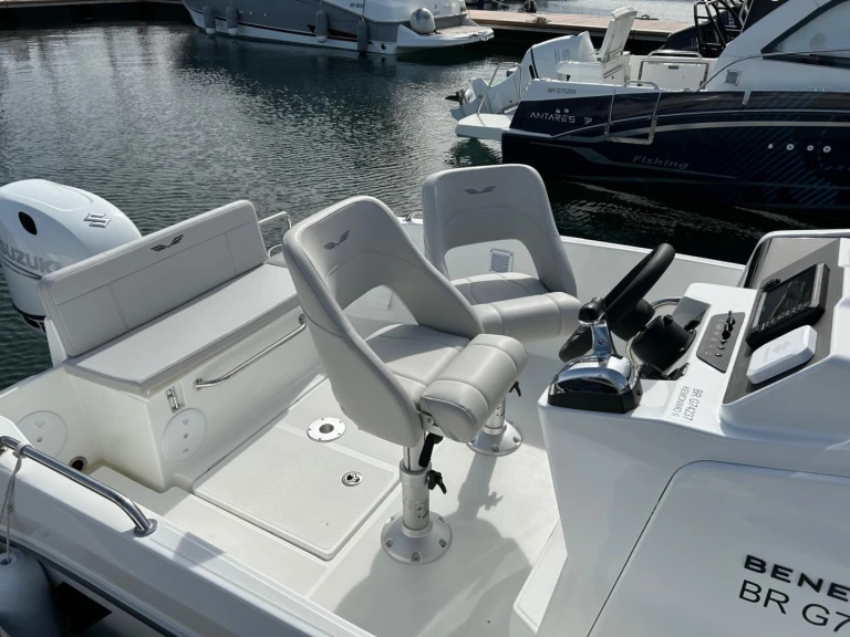 Hire Motorboat with or without skipper Bénéteau Brest