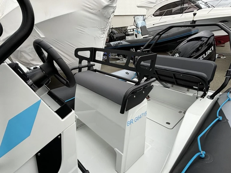 Hire RIB with or without skipper Zodiac Brest