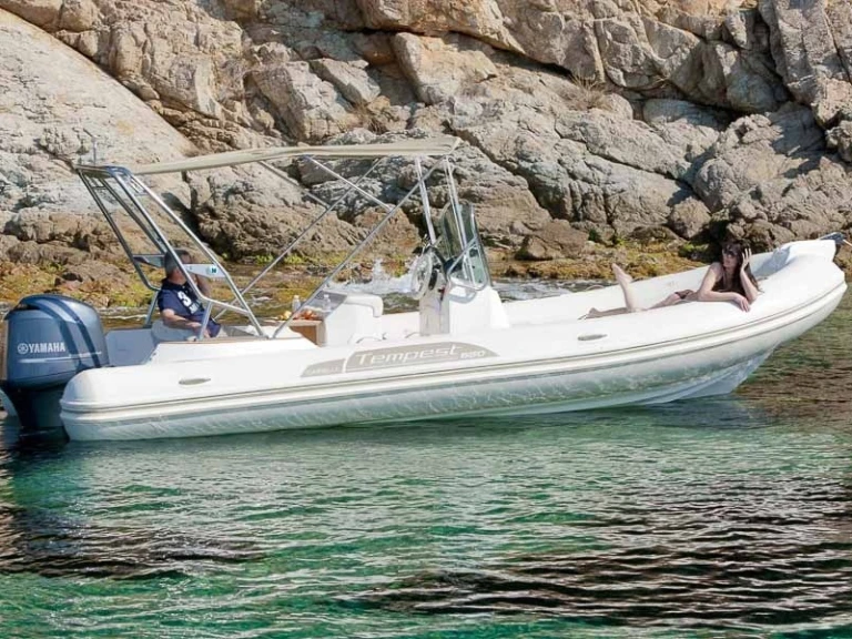 Charter a Capelli Tempest 626 in Appietto on Samboat