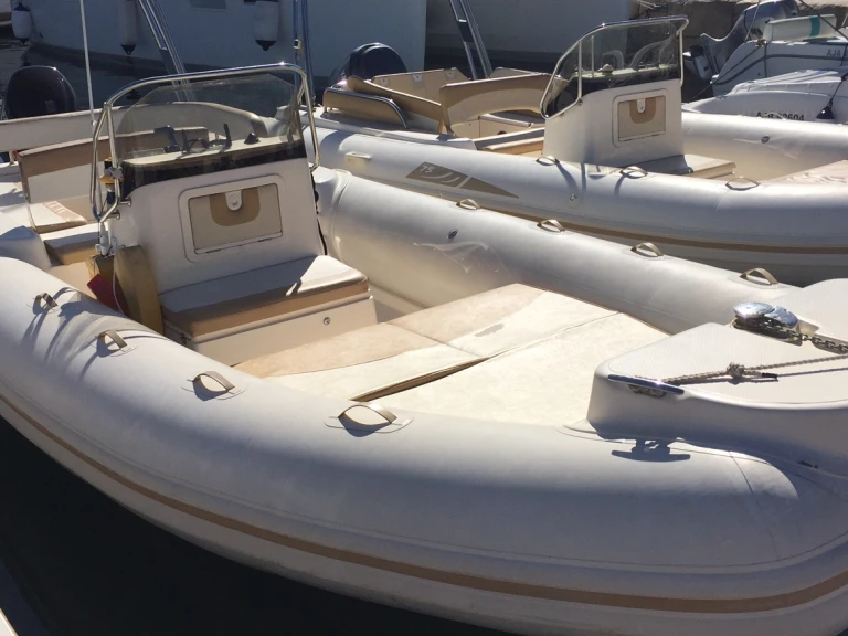 Yacht charter Appietto - Bsc 75 CLASSIC on SamBoat