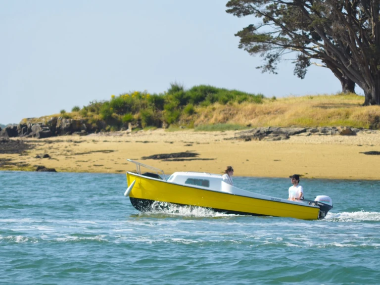 Yacht hire Arradon cheap MEHNIR 475