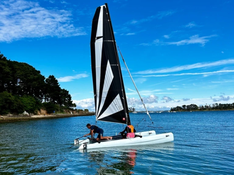 Yacht hire Arradon cheap DART 16