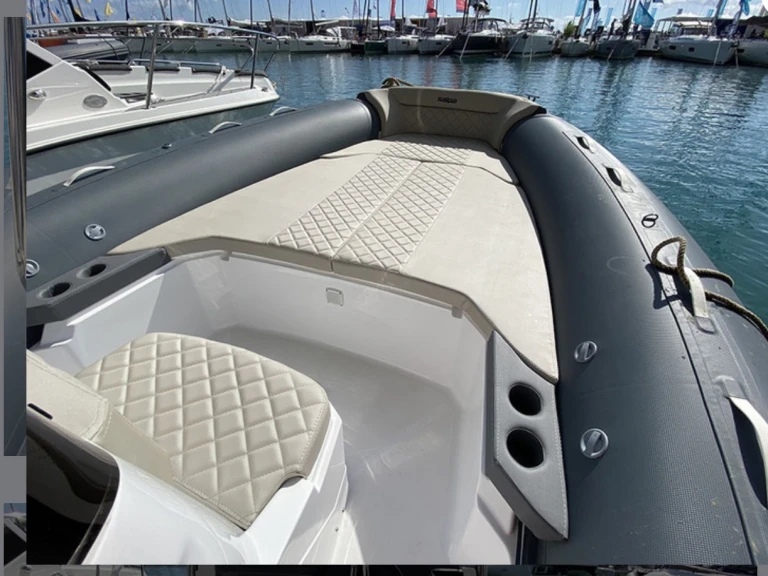 Motorboat to hire Port Grimaud at the best price