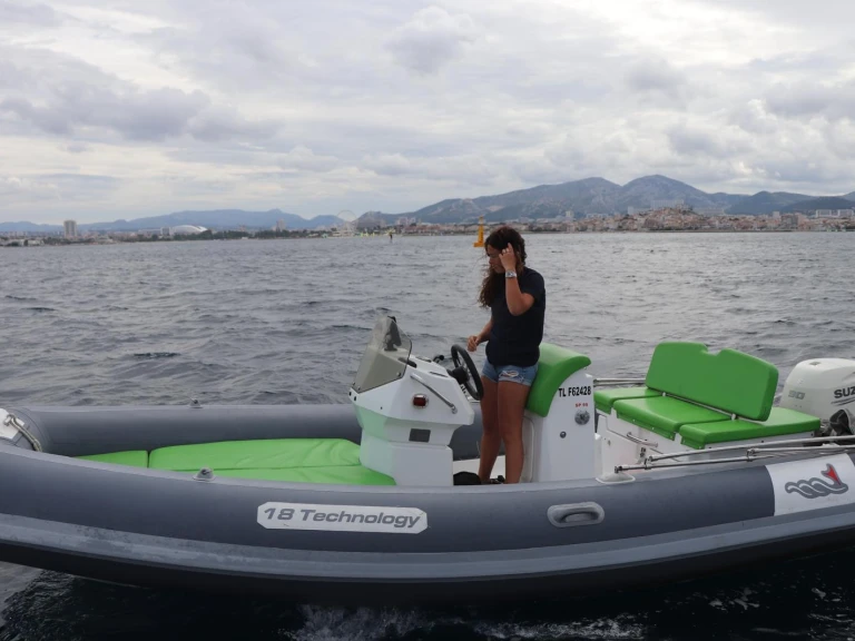 Hire RIB Motonautica-Vesuviana with a boat licence