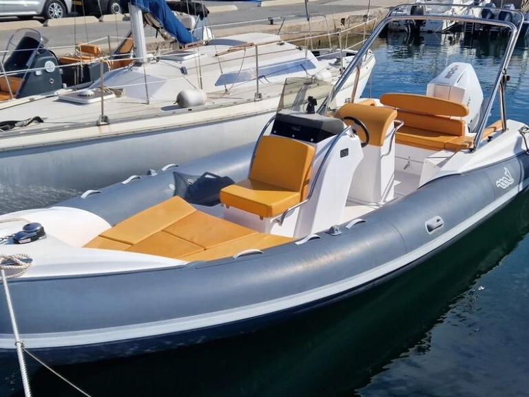 Yacht hire Marseille cheap MV 700