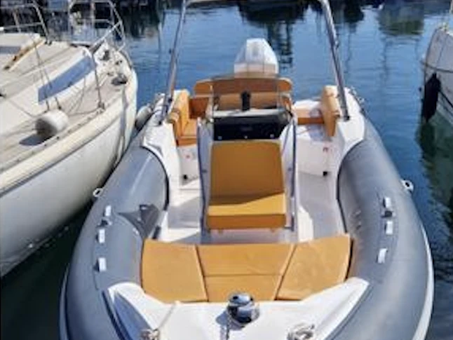 RIB hire in Marseille - Motonautica-Vesuviana MV 700