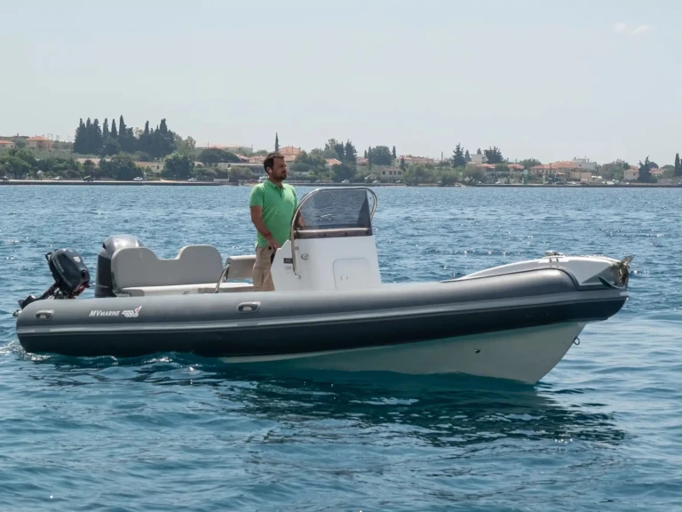 Hire RIB with or without skipper Motonautica-Vesuviana Marseille