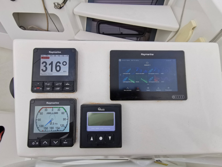 Yacht hire Mahón cheap Catana 53