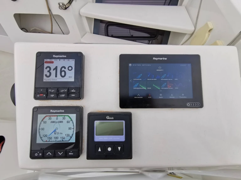 Yacht hire Mahón cheap Catana 53