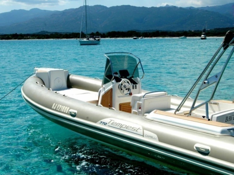 Yacht charter Portigliolo - Capelli Tempest 770 on SamBoat