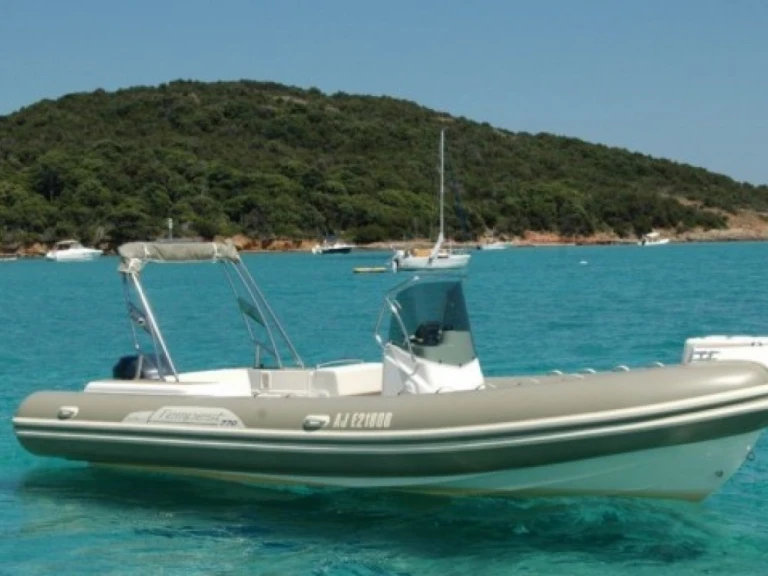 Hire a Capelli Tempest 770 Portigliolo