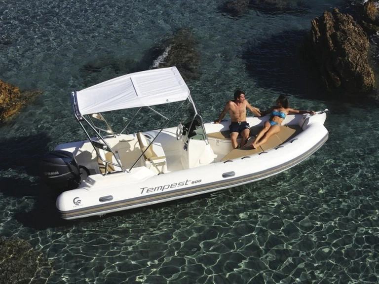 Charter a Capelli Tempest 600 in Portigliolo on Samboat