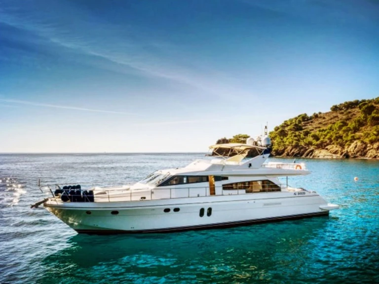 Hire Luxury Yacht with or without skipper Guy Couach Marseille