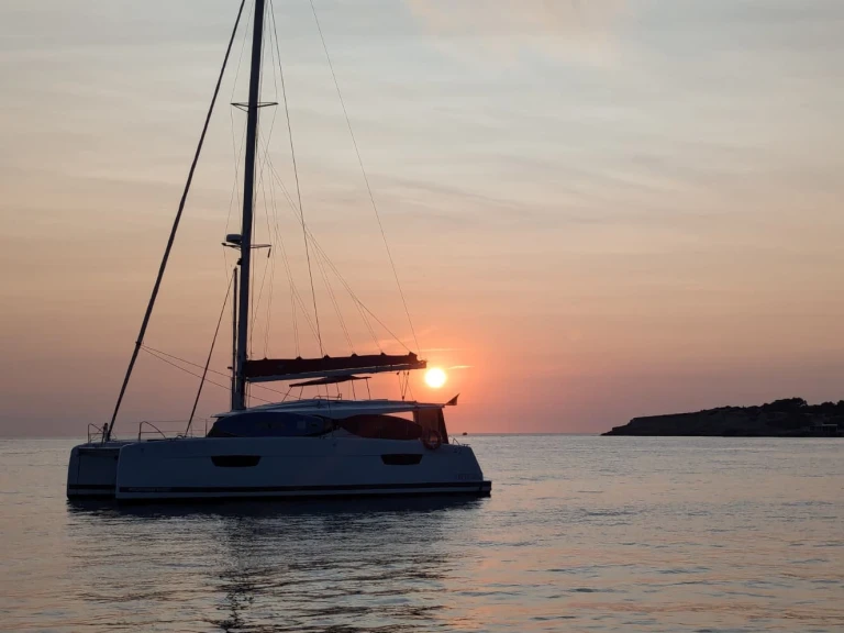 Hire Catamaran Fountaine Pajot with a boat licence