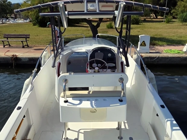 Charter a Bénéteau Flyer 750 Open in Saint-Florent on Samboat