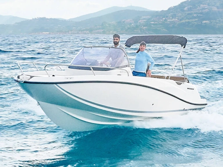 Yacht hire Cambrils cheap Activ 605 Sundeck