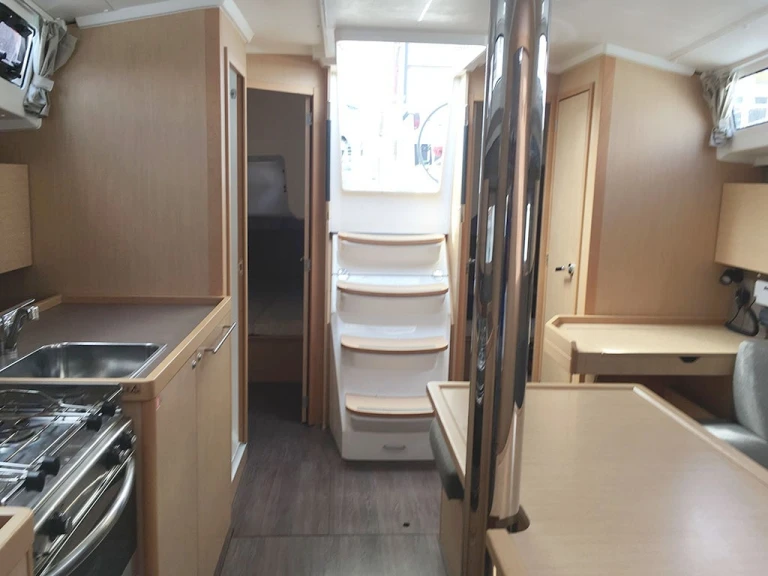 Yacht hire Cambrils cheap Oceanis 38.1