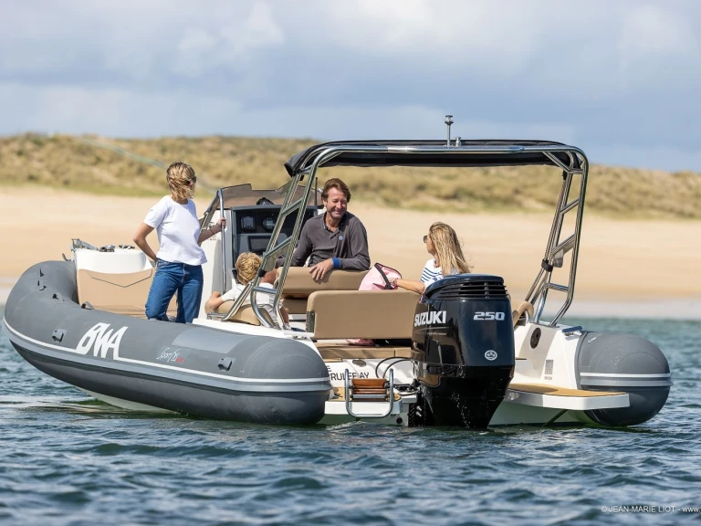 Hire RIB Bwa with a boat licence