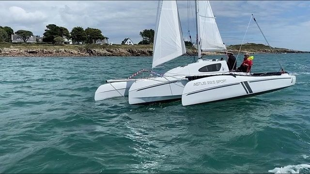 Sailboat to hire Antibes at the best price