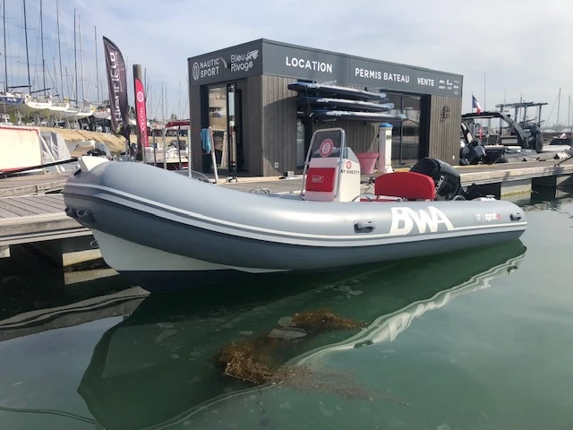 Bwa Sport 17 charter bareboat or skippered in  La Trinité-sur-Mer