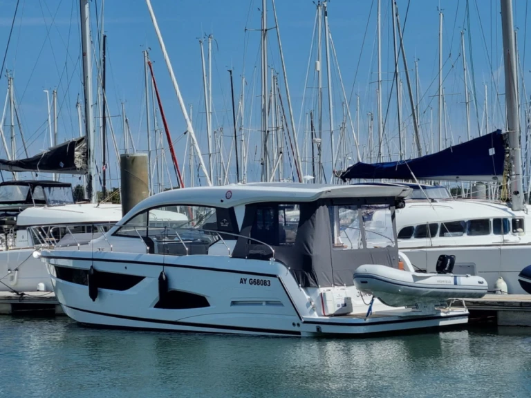 Motorboat to hire La Trinité-sur-Mer at the best price