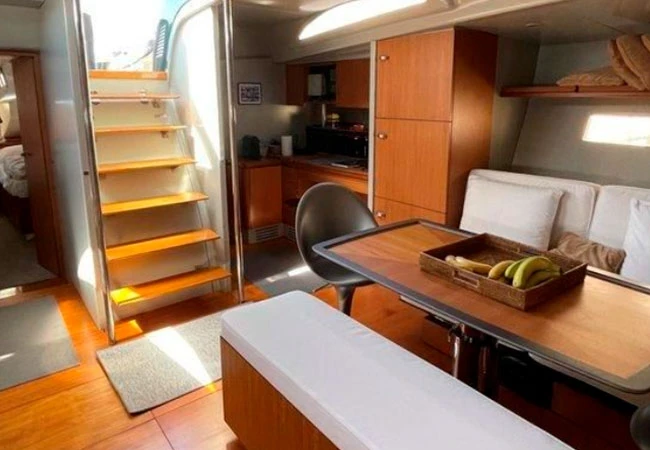 Hire a Maxi 65 Barcelona