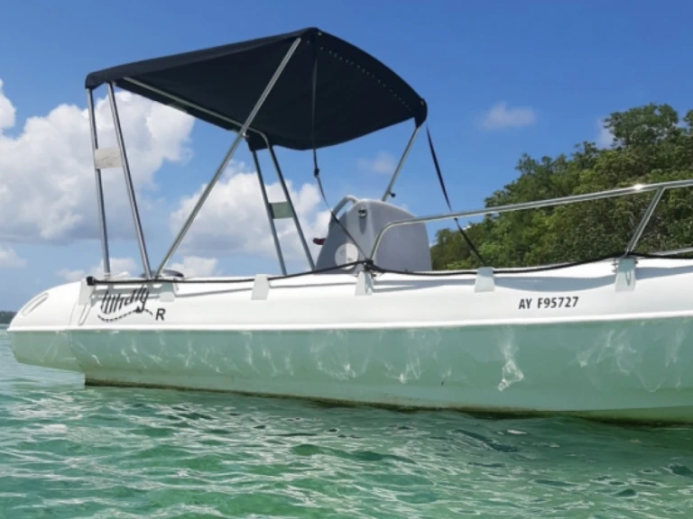 Yacht hire Le François cheap Whaly 500